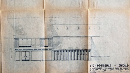 <p>Ontwerp van architect Th. G. Verlaan uit 1965 voor de nieuwbouw van de firma wed. H.J. Huisman, voorgevels aan de Buitenkant (archief RCE). </p>
